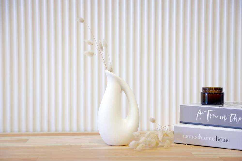 Bílá keramická váza Rulina Drop Rulina