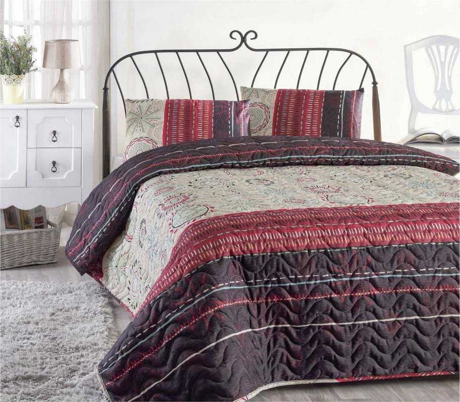 Set přehozu přes postel a povlaku na polštář s příměsí bavlny Aries Maroon