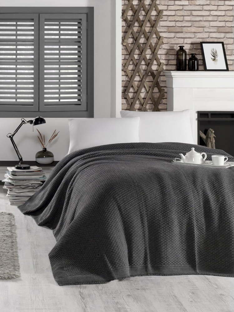 Tmavě šedý přehoz přes postel s příměsí bavlny Homemania Decor Silvi