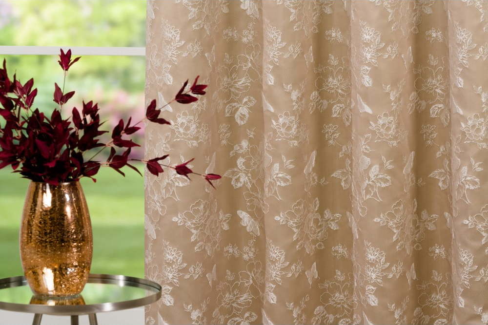 Béžový závěs 135x260 cm Lillies – Mendola Fabrics Mendola Fabrics